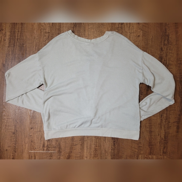 Knot front sweater - Picture 7 of 8